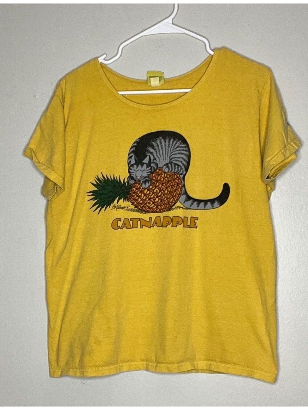 Crazy Shirts B Kliban Catnapple Graphic T-Shirt Medium 100% Combed Cotton